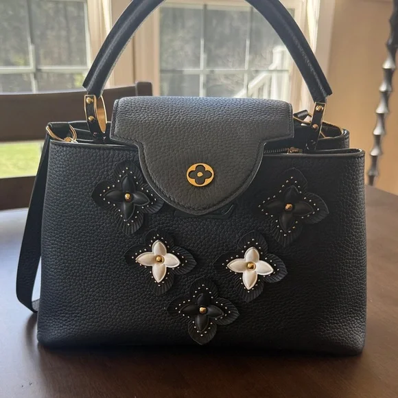 Elegant Black Designer Handbag - Picture 3 of 7